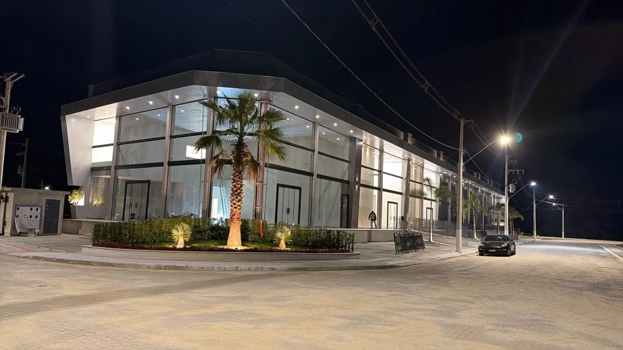 Vista real da esquina do empreendimento Elyon à noite